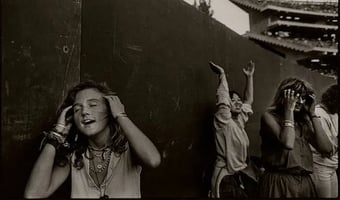 grateful dead dancing fans