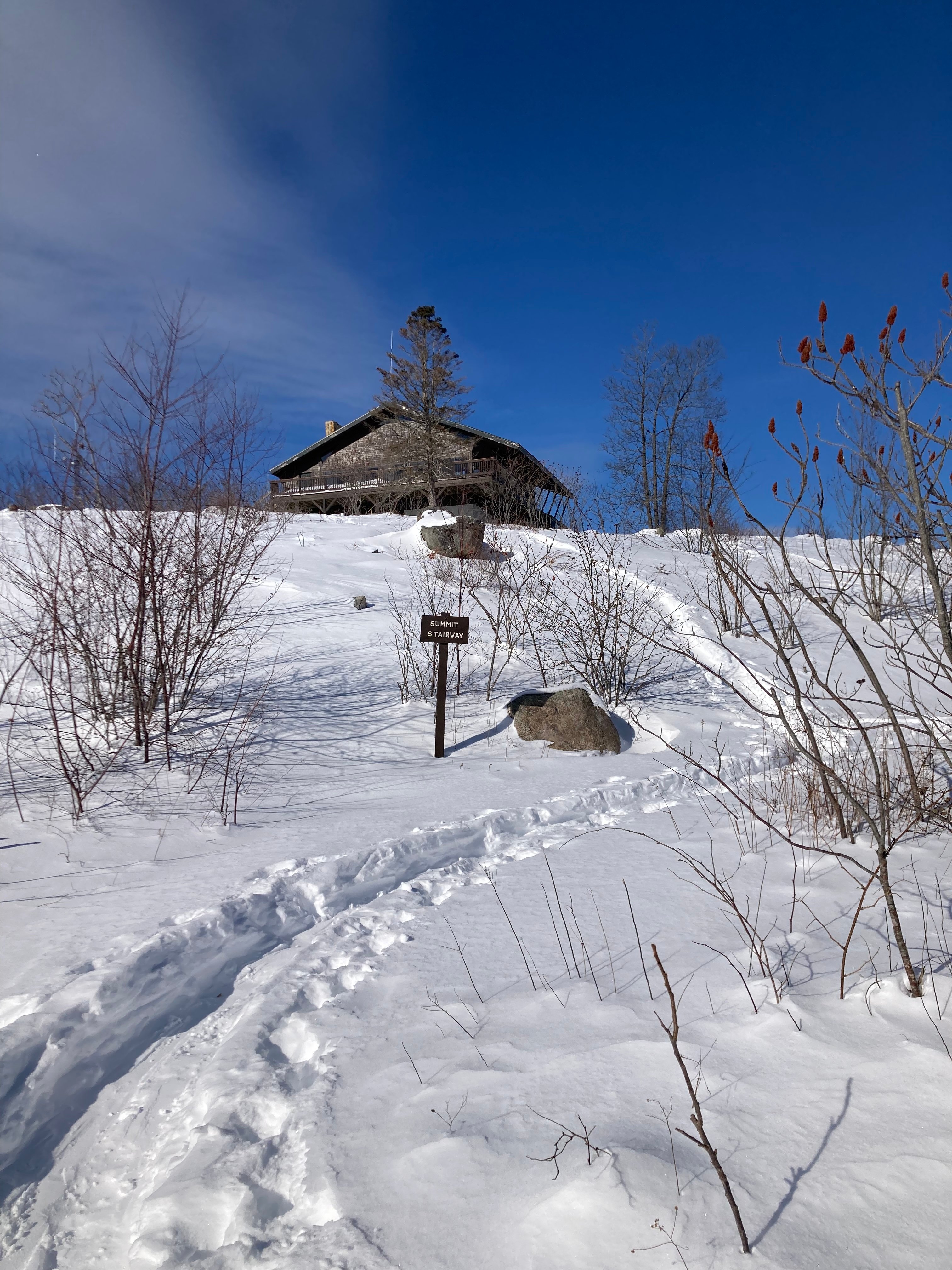 summit stairway sign on mt agamenticus